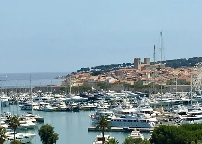 06An - Beautiful Apartment In The Heart Of Old Antibes